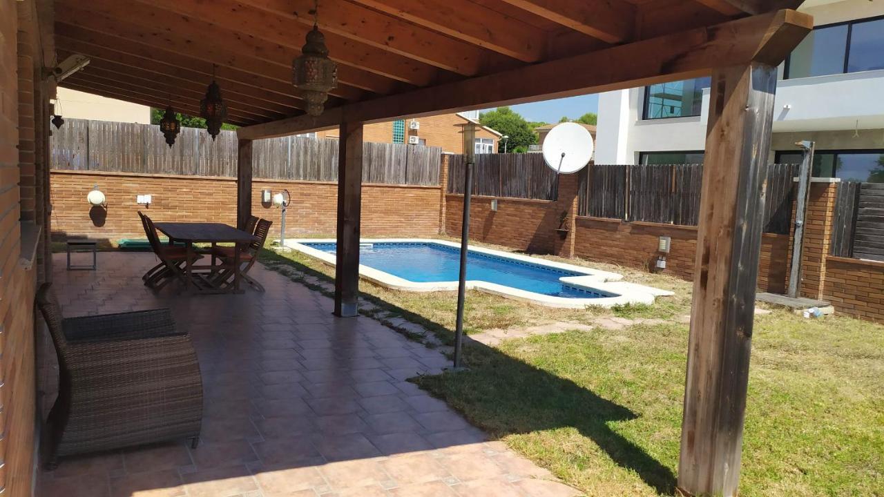 Villa Chalet Moderno Con Piscina En Calafell Exterior foto